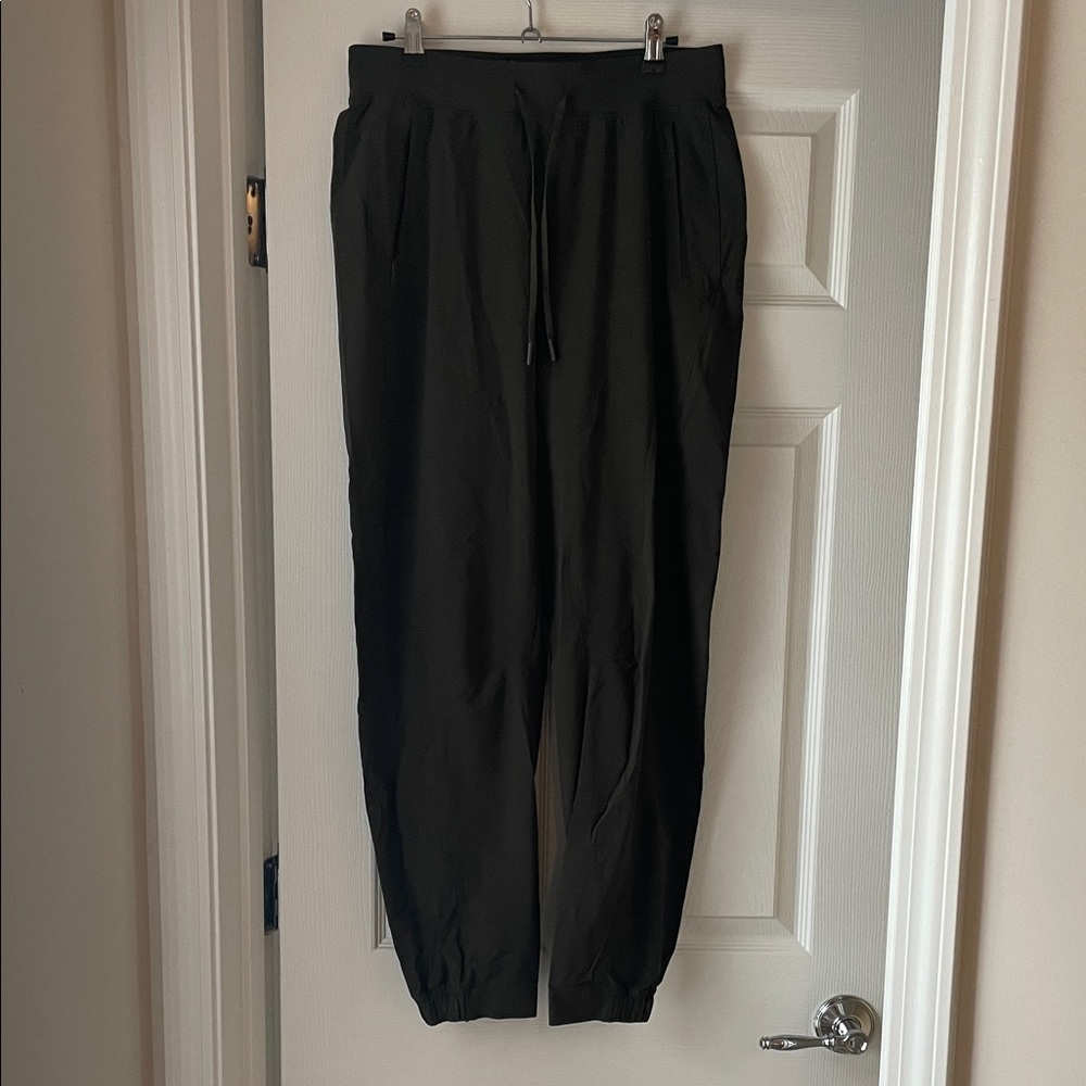 lululemon women’s joggers